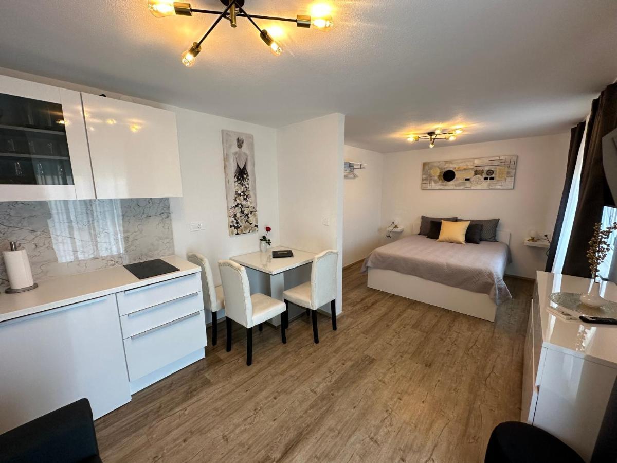 Apartmaji Melipu 1 Izola Εξωτερικό φωτογραφία
